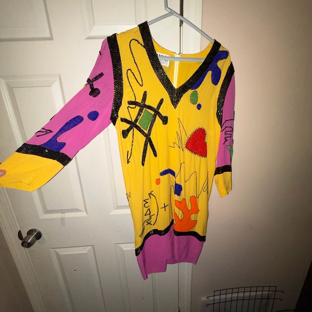 Abstract Print Yellow & Pink V-Neck Sweater